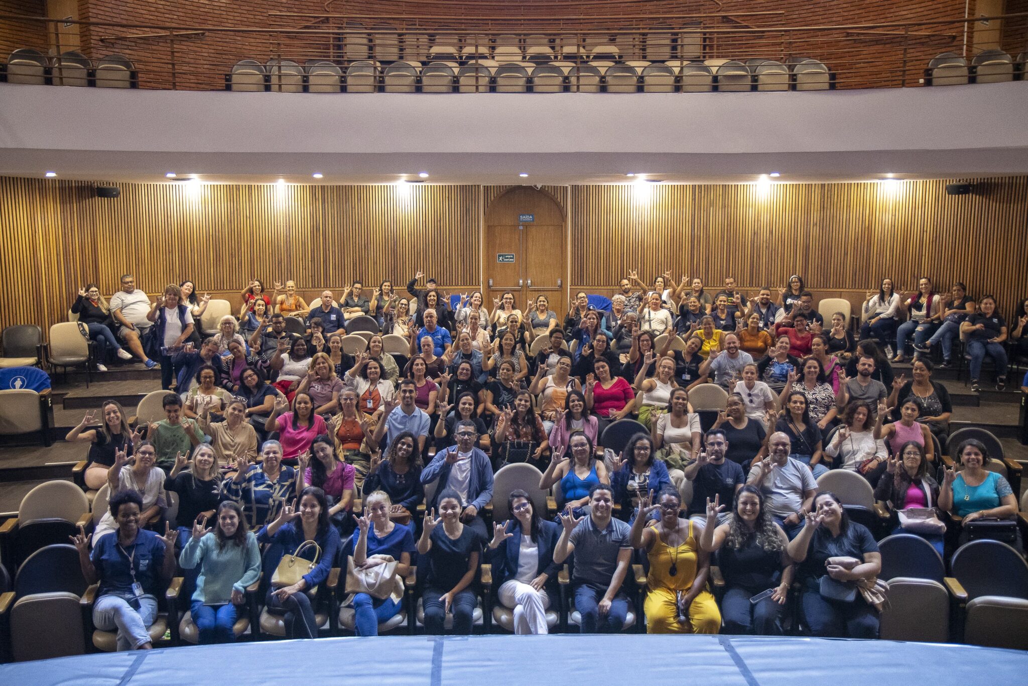 Saúde inicia atendimento em Libras para surdos e pessoas